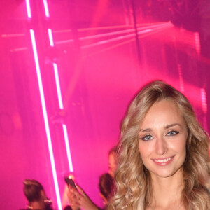 Emma Smet - People à la soirée Calzedonia "Calzedomania" au Palais Brongniart à Paris pendant la fashion week femme printemps/été 2023 le 26 septembre 2022. © Rachid Bellak / Bestimage 