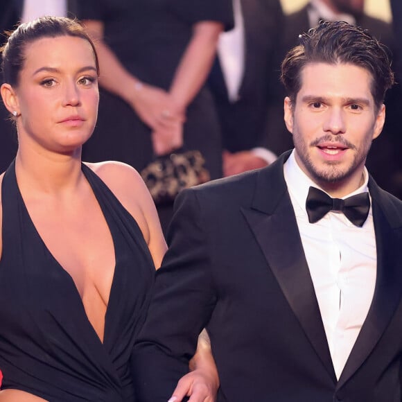 Adèle Exarchopoulos, François Civil - Descente des marches du film " L'amour ouf " lors du 77ème Festival International du Film de Cannes, au Palais des Festivals à Cannes. Le 23 mai 2024 © Jacovides-Moreau / Bestimage 