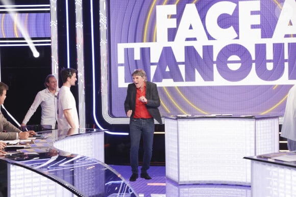 Exclusif - Tex sur le plateau de l'enregistrement de l'émission " Face à Hanouna " présentée par C.Hanouna et diffusée sur C8 le 21 avril 2024, à Paris, France, le 18 avril 2024. © Jack Tribeca / Bestimage