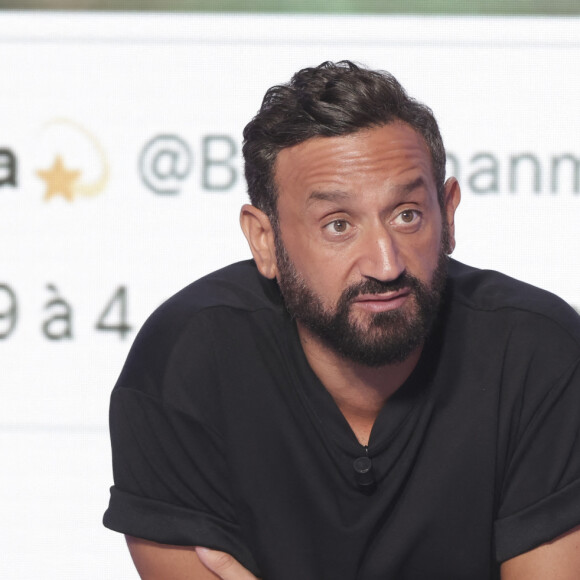 Et c'est auprès de ce même animateur qu'il signe son retour à la télévision.
Exclusif - Cyril Hanouna sur le plateau de l'enregistrement de l'émission " Face à Hanouna " présentée parC.Hanouna et diffusée sur C8 le 08 septembre 2024, à Paris, France, le 05 septembre 2024. © Jack Tribeca / Bestimage