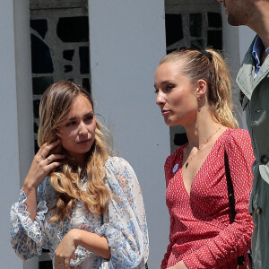 Ilona Smet et Emma Smet assistant au mariage de Laura Smet et Raphael Lancrey Javal au Cap Ferret, en France, le 15 juin 2019. Photo by ABACAPRESS.COM