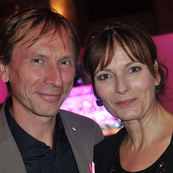 Exclusif - Cecilia Hornus (Plus belle la vie) et son compagnon Thierry Ragueneau - Soiree "Octobre Rose" organisée par Estee Lauder pour l'association "Le Cancer du Sein, Parlons-en !" a la Conciergerie a Paris, le 30 septembre 2013.