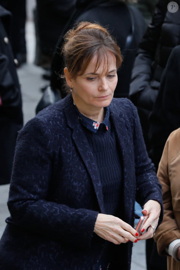 Cécilia Hornus est un visage emblématique de la série Plus belle la vie
Cécilia Hornus - Arrivées aux obsèques de la comédienne Pascale Roberts en l'église Saint Roch à Paris. 