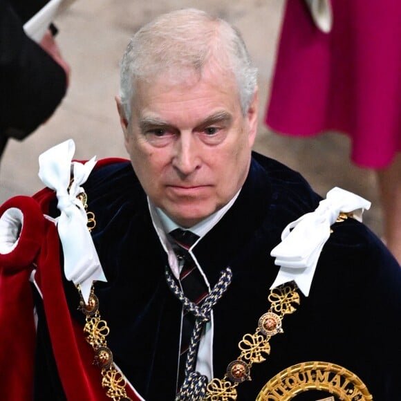 Impliqué dans l'affaire Epstein, le fils "préféré" de la reine Elizabeth II s'est retiré de la publique depuis cinq ans.
Cérémonie de couronnement du roi d'Angleterre à l'abbaye de Westminster de Londres Le prince Andrew, duc d'York lors de la cérémonie de couronnement du roi d'Angleterre à Londres, Royaume Uni, le 6 mai 2023. 