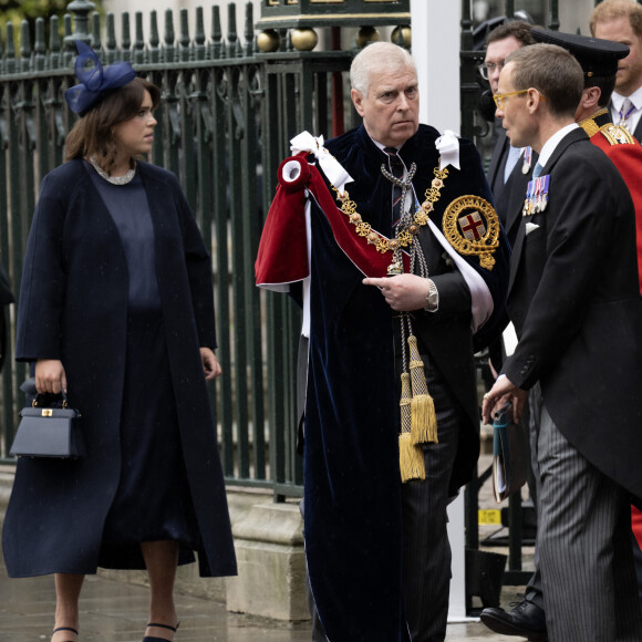 Sortie de la cérémonie de couronnement du roi d'Angleterre à l'abbaye de Westminster de Londres La princesse Eugenie d'York et Le prince Andrew, duc d'York lors de la cérémonie de couronnement du roi d'Angleterre à Londres, Royaume Uni, le 6 mai 2023. 