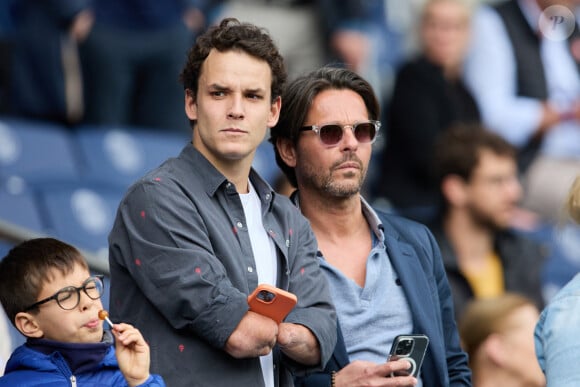 Théo Curin - People au match de football "PSG vs Lorient" au Parc des Princes à Paris. Le 30 avril 2023 © Cyril Moreau / Bestimage