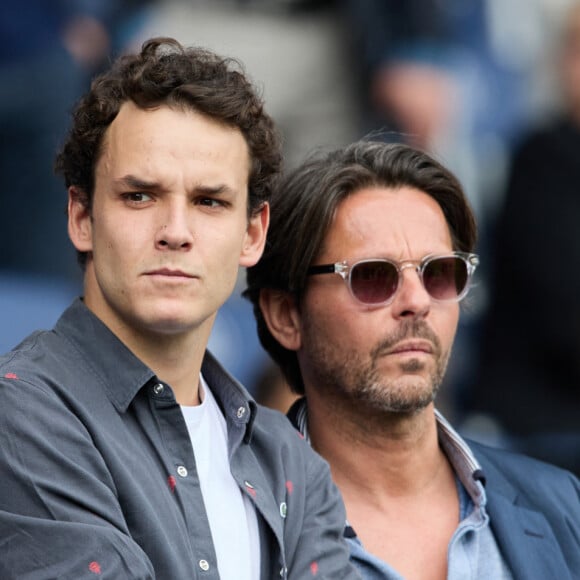 Théo Curin - People au match de football "PSG vs Lorient" au Parc des Princes à Paris. Le 30 avril 2023 © Cyril Moreau / Bestimage