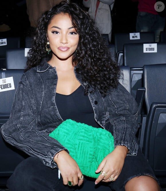 Wejdene dans les tribunes du match "PSG - Limoges (88-81)" à Paris, le 10 avril 2023. 