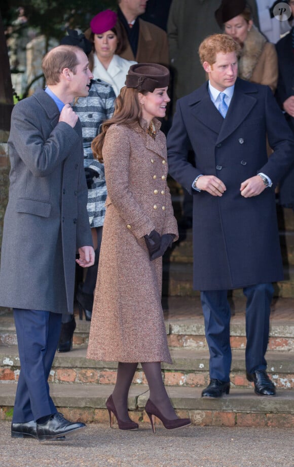 Le prince William, le duc de Cambridge, Catherine Kate Middleton, la duchesse de Cambridge enceinte et le prince Harry - La reine, accompagnée des membres de la famille royale anglaise, assiste à la messe de Noël à Sandringham, le 25 décembre 2014. 