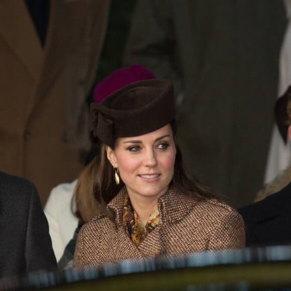 Le prince William, le duc de Cambridge, Catherine Kate Middleton, la duchesse de Cambridge enceinte et le prince Harry - La reine, accompagnée des membres de la famille royale anglaise, assiste à la messe de Noël à Sandringham, le 25 décembre 2014. 