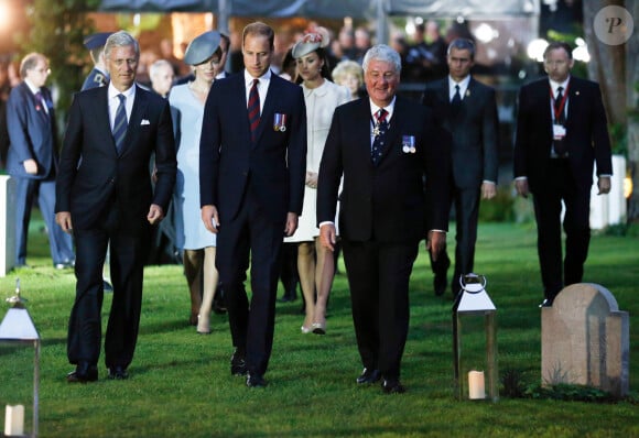 Le roi Philippe de Belgique, le prince William, duc de Cambridge, la reine Mathilde de Belgique et Catherine Kate Middleton, la duchesse de Cambridge lors d'une cérémonie de commémoration du centenaire de la première guerre mondiale au cimetière militaire de Saint-Symphorien près de Mons, le 4 août 2014. 