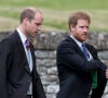 Depuis plusieurs années, les relations entre William et Harry se sont déteriorées
Le prince William, duc de Cambridge et le prince Harry - Mariage de P. Middleton et J. Matthew, en l'église St Mark Englefield, Berkshire, Royaume Uni.