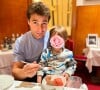 Elle en parle dans un post Instagram, où elle mentionne son fils Lino
Anouchka Delon et son mari Julien sont gagas de leur petit Lino @ Instagram / Anochka Delon