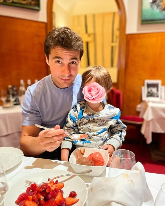 Elle en parle dans un post Instagram, où elle mentionne son fils Lino
Anouchka Delon et son mari Julien sont gagas de leur petit Lino @ Instagram / Anochka Delon