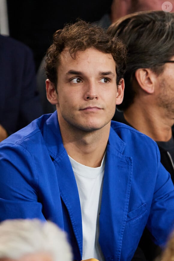 Théo Curin - People dans les tribunes du match de Ligue des champions entre le PSG et le Borussia Dortmund (2-0) au Parc des Princes à Paris le 19 septembre 2023. © Cyril Moreau/Bestimage