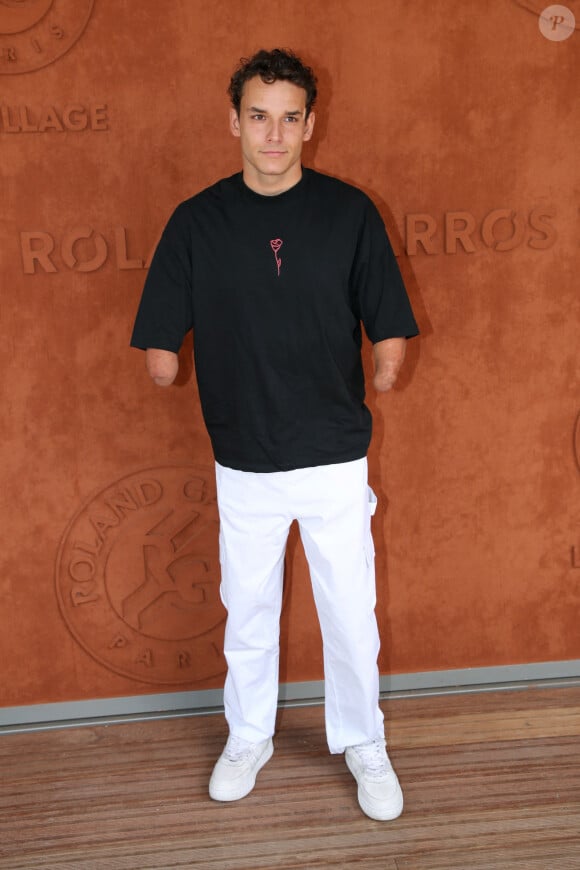 Le Nageur handisport, Théo Curin - Les célébrités au village lors des Internationaux de France de Tennis de Roland Garros 2022 à Paris, le 25 mai 2022. © Bertrand Rindoff Petroff / Bestimage