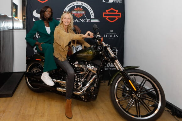 Emilie Gomis et Alexandra Vandernoot - Soirée de présentation des nouveautés de la marque Harley Davidson au showroom Beaumarchais à Paris, le 22 septembre 2022. © Christophe Clovis/Bestimage