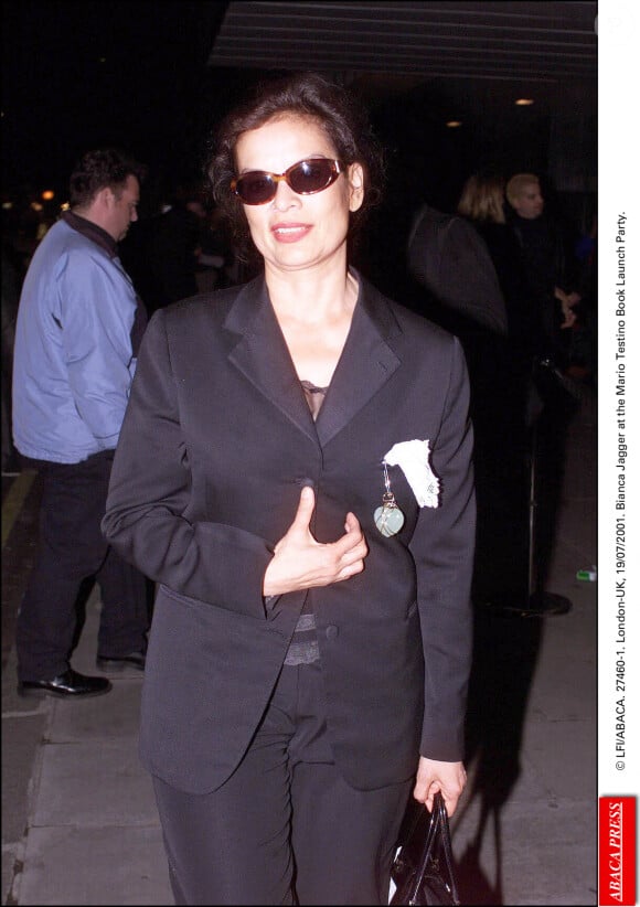 ...Bianca Jagger, l'ex-femme de Mick Jagger.
© LFI/ABACA. 27460-1. London-UK. Bianca Jagger at the Mario Testino Book Launch Party.