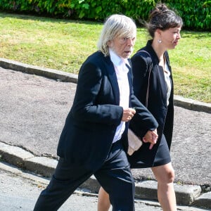 Le chanteur Renaud (Renaud Séchan) et sa compagne Cerise (de son vrai prénom Christine) - Mariage d'Hugues Aufray et de Murielle Mégevand à la mairie de Marly-Le Roy, France, le 2 septembre 2023. 