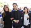 Les obsèques de Didier Roustan se sont déroulées à Cannes
Murielle Roustan, son ex-compagne avec leurs enfants Charlotte et Dimitri - Obsèques du journaliste sportif, Didier Roustan en l'église Notre-Dame-des-Pins, à Cannes © Franz Chavaroche/Bestimage