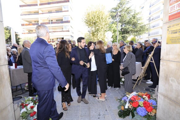 Murielle Roustan, son ex-femme avec leurs enfants Charlotte et Dimitri - Obsèques du journaliste sportif, Didier Roustan, décédé le 11 septembre à l'âge de 66 ans en l'église Notre-Dame-des-Pins, à Cannes le 20 septembre 2024. © Franz Chavaroche/Bestimage