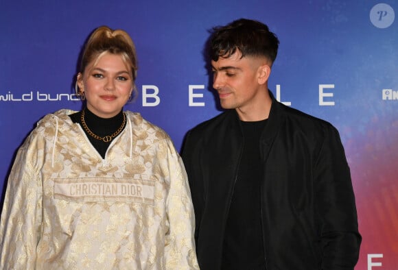 Louane et son compagnon Florian Rossi - Avant Première de " Belle " film animé japonais au Grand Rex à Paris le 6 décembre 2021