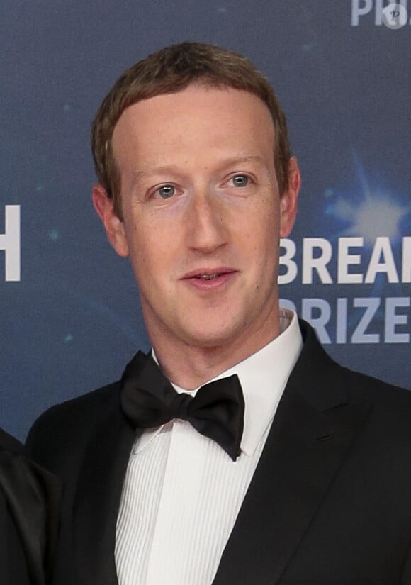 "Et j'ai répondu : 'Génial ! Génial !'"
 
Mark Zuckerberg - People à la cérémonie "2020 Breakthrough Prize" au Ames Research Center à Mountain View, le 3 novembre 2019