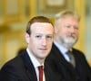 "Un jour, nous avons emmené ma fille à un concert de Taylor Swift et elle m'a dit : 'Tu sais, papa, je voudrais être comme Taylor Swift quand je serai grande'."
Mark Zuckerberg lors d'un entretien le président Emmanuel Macron au palais de l'Elysée à Paris le 10 mai 2019