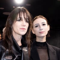 Elle sait de qui tenir... Charlotte Gainsbourg et Yvan Attal : Leur fille Alice Attal révèle un talent caché sur un toit !