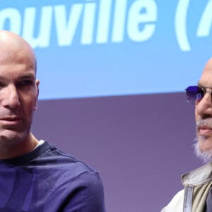 Zinedine Zidane et Florent Pagny assistent à la cérémonie de remise du Prix de l'Ambassadeur de l'association ELA (European Leukodystrophy Association) à la Cité des Sciences et de l'Industrie à Paris, France, le 07 juin 2023. Photo par Jerome Domine/ABACAPRESS.COM