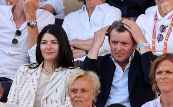 François Baroin et Stéphanie Lochard - Célébrités dans les tribunes de la finale homme des Internationaux de France de tennis de Roland Garros 2024 à Paris le 9 juin 2024. © Jacovides-Moreau/Bestimage