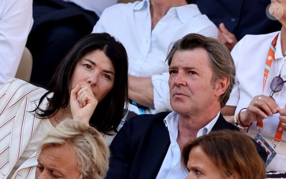 La femme de 45 ans adjointe à la mairie chargée des finances et des affaires scolaires mais également pharmacienne
 
François Baroin et Stéphanie Lochard - Célébrités dans les tribunes de la finale homme des Internationaux de France de tennis de Roland Garros 2024 à Paris le 9 juin 2024. © Jacovides-Moreau/Bestimage