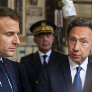 Emmanuel Macron et Stéphane Bern - Déplacement du président de république, Emmanuel Macron à l'occasion de la 41ème édition des journées européennes du patrimoine à Chartres, visite des ateliers de la Maison Lorin maitre verrier - Chartres le 20 septembre 2024. © Arnaud Hebert / Pool / Bestimage