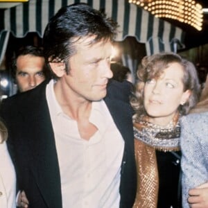 Romy Schneider et Alain Delon se seront aimés très fort
Alain Delon et Romy Schneider  lors de la première à Paris de Pour la peau d'un flic.