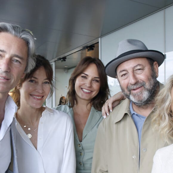 Exclusif - Laurent Solly, Mareva Galanter, Julia Vignali et Kad Merad - Déjeuner dans la loge de France Télévisions lors de la Finale Hommes des Internationaux de France de Tennis de Roland Garros 2024 - Jour 15 à Paris. Le 9 Juin 2024. © Bertrand Rindoff / Bestimage 