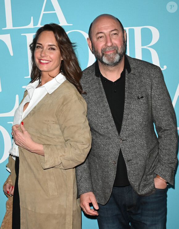 Kad Merad et sa femme Julia Vignali - Avant-première du film "La Vie pour de vrai" au cinéma Pathé Wepler à Paris le 18 avril 2023. © Coadic Guirec/Bestimage 