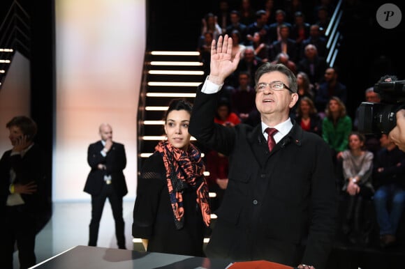 Sophia Chikirou et Jean-Luc Mélenchon, candidat à l'élection présidentielle de la "France Soumise" lors de la première confrontation entre les cinq principaux candidats à la présidentielle 2017 lors du "Grand Débat" sur le plateau de TF1 et LCI à Aubervilliers, France, le 20 mars 2017. © Eliot Blondet/Pool/Bestimage 