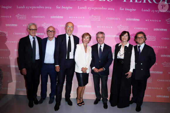 - Soirée de gala "Heroes for Imagine" qui a permis de récolter dix millions d'euros au profit de la recherche contre les maladies génétiques à Paris le 23 septembre 2024. Depuis sa création en 2015, ce gala organisé tous les deux ans au coeur de l'Institut, propose à la vente des oeuvres et des moments d'exception uniques pour soutenir les chercheurs et médecins de l'Institut Imagine, qui oeuvrent au quotidien pour comprendre et guérir les maladies génétiques. Cette vente caritative est fondamentale pour l'avenir d'Imagine. Elle permet d'accélérer ses grands projets stratégiques, de conforter son attractivité, et de répondre aux besoins de la recherche en termes d'équipements et de technologies de pointe, comme en recrutement de talents. En quatre éditions, HEROES for Imagine a permis de lever plus de 22 millions d'euros. Et 2024 est une année toute particulière pour l'Institut Imagine qui fête ses 10 ans mais aussi la cinquième édition d'Heroes, actuellement en pleine préparation ! "Grâce à Heroes, la recherche sur les maladies génétiques s'accélère, quels que soient les obstacles, au bénéfice des enfants malades et de leurs familles. Avec virtuosité et engagement, les chercheurs et les médecins de l'Institut Imagine, pratiquent la meilleure science d'aujourd'hui pour inventer la meilleure médecine de demain" © Dominique Jacovides / Bestimage 