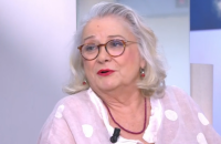 Josiane Balasko parle de la chirurgie esthétique dans "C à Vous".