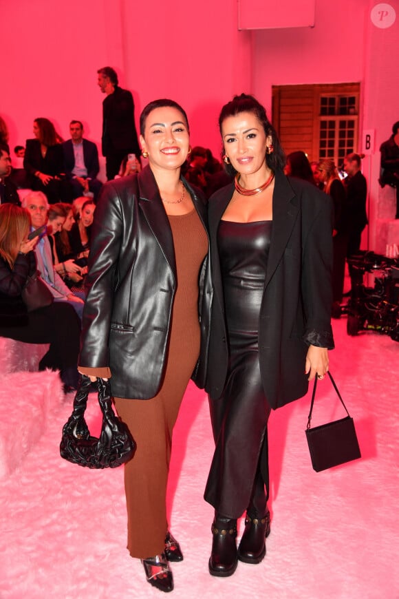 Karima Charni et sa soeur Hedia à la 17ème édition du Etam Live Show à la Monnaie de Paris le 24 septembre 2024. © Veeren / Bestimage 