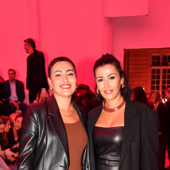 Karima Charni et sa soeur Hedia à la 17ème édition du Etam Live Show à la Monnaie de Paris le 24 septembre 2024. © Veeren / Bestimage 