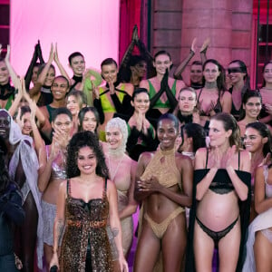 Charlotte Cardin, Dina Ayada, Mabel (Mabel Alabama-Pearl McVey), Constance Jablonski (enceinte) lors de la 17ème édition du Etam Live Show à la Monnaie de Paris le 24 septembre 2024. 