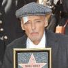 Dennis Hopper, très affaibli par un cancer de la prostate en phase terminale, s'est malgré tout déplacé pour découvrir son étoile sur Hollywood Boulevard...