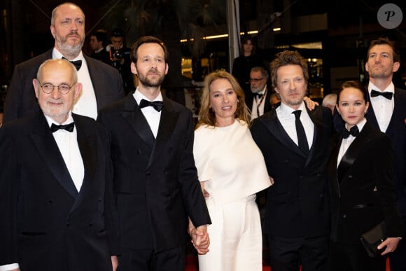 Guest, Frédéric Weis, Benjamin Lavernhe, Emmanuelle Bercot, Frédéric Tellier, Chloé Stefani, guest - Montée des marches du film " L'abbé Pierre : Une vie de combat " lors du 76ème Festival International du Film de Cannes, au Palais des Festivals à Cannes. Le 26 mai 2023 © Jacovides-Moreau / Bestimage 