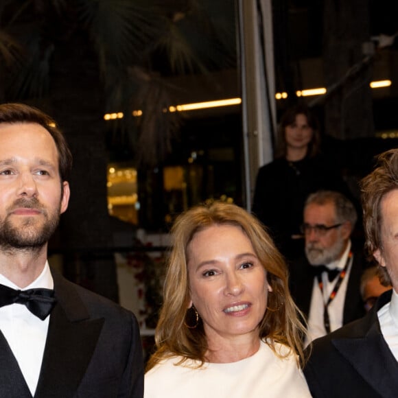 Guest, Frédéric Weis, Benjamin Lavernhe, Emmanuelle Bercot, Frédéric Tellier, Chloé Stefani, guest - Montée des marches du film " L'abbé Pierre : Une vie de combat " lors du 76ème Festival International du Film de Cannes, au Palais des Festivals à Cannes. Le 26 mai 2023 © Jacovides-Moreau / Bestimage 