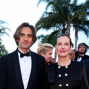 Dimitri Rassam et sa mère Carole Bouquet - Montée des marches du film " Megalopolis " lors du 77ème Festival International du Film de Cannes, au Palais des Festivals à Cannes. Le 16 mai 2024 © Jacovides-Moreau / Bestimage