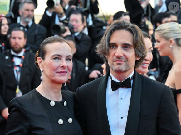 Carole Bouquet et son fils Dimitri Rassam - Montée des marches du film " Megalopolis " lors du 77ème Festival International du Film de Cannes, au Palais des Festivals à Cannes. Le 16 mai 2024