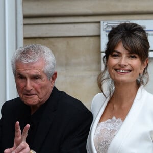 S'il se sont dit oui à la mairie du 18e arrondissement, le samedi 17 juin 2023, c'est que le réalisateur de 86 ans et l'autrice y habitent. 
Claude Lelouch et Valérie Perrin - Mariage de Claude Lelouch à la mairie du 18ème à Paris. Le 17 juin 2023 