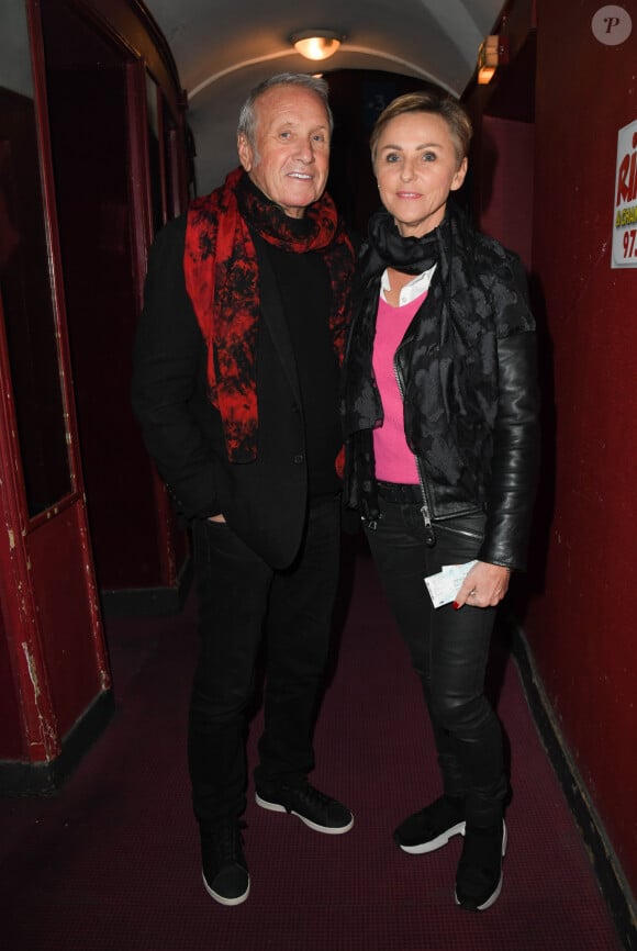 Exclusif - Yves Rénier et sa femme Karin lors de la représentation exceptionnelle du spectacle de Vincent Moscato "Complètement Jojo" au théâtre du Gymnase. Paris, le 10 avril 2019. © Guirec Coadic/Bestimage 