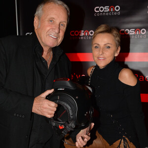 Exclusif - Yves Rénier et sa femme Karin lors de la soirée de lancement de "Cosmo Connected", le premier feu de freinage connecté pour moto, scooter ou vélo au Café de l'Homme à Paris le 25 Janvier 2018. © Guignebourg-Vereen/Bestimage 